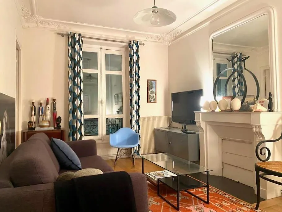 De Charme Pres Montmartre Apartmán *