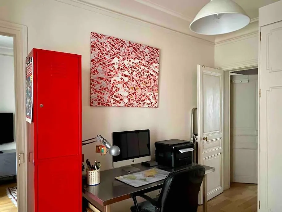 De Charme Pres Montmartre Apartmán *